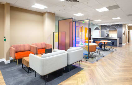 External Private Office for up to 5 People | 191 Sq. Ft.