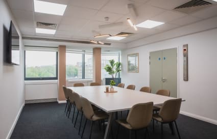 16 Person External Private Office in London | 485 Sq. Ft.