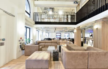 External Private Office for up to 12 People | 441 Sq. Ft.