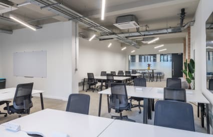 14 Person Private Office in London | 630 Sq. Ft.