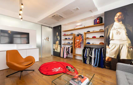 16 Person Managed Office in London with 1 Meeting Room | 1,633 Sq. Ft.