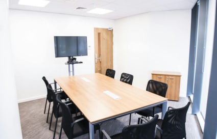 External Private Office in London for up to 3 People | 227 Sq. Ft.