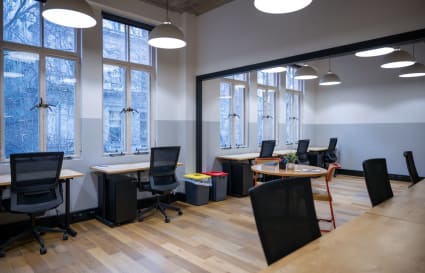 Internal Private Office for up to 6 People