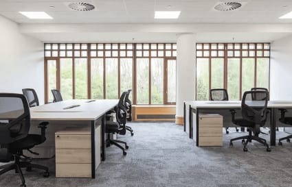 External Private Office for up to 9 People | 357 Sq. Ft.