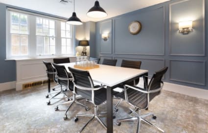 10 Person External Private Office in London | 345 Sq. Ft.