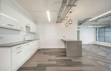 Private Office for up to 34 Desks