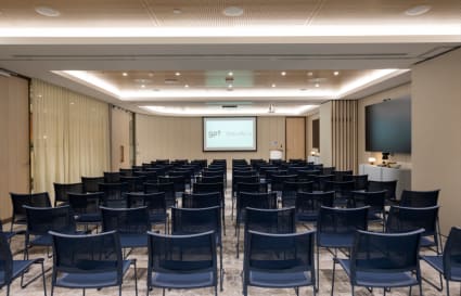 Office 32 - 11 Person Private Office - External | 36sqm
