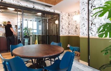 5 Person Private Office in 16 Great Chapel St, London | 127 sqft