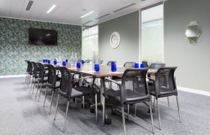 7 Person Internal Private Office | 250 Sq. Ft.