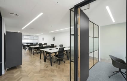 26 Person Private Office in Mayfair | 1,370 Sq. Ft.
