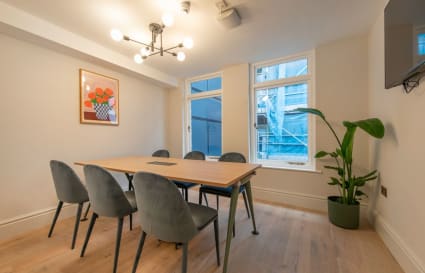10 Person Private Office | 370 Sq. Ft.