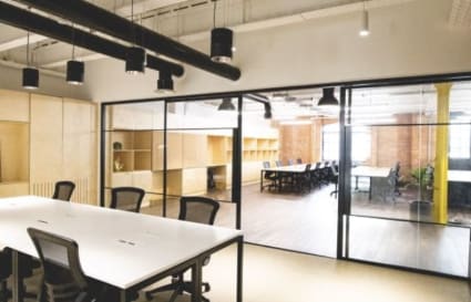 Resident desk in Leeds available