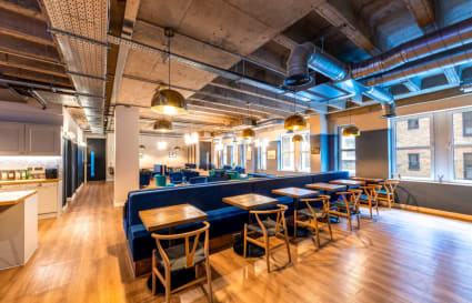 External Private Office for up to 9 People | 312 Sq. Ft.
