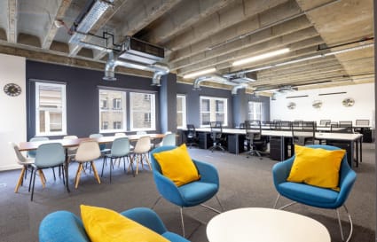 External Private Office for up to 9 People | 312 Sq. Ft.