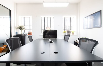 20 Person Private Office in London | 572 Sq. Ft. 