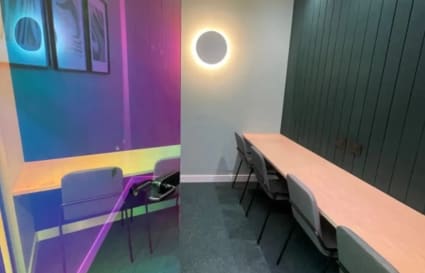 8 Person Internal Private Office | 428 Sq. Ft.