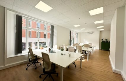 44 Person Managed Office in London | 2,663 sq ft