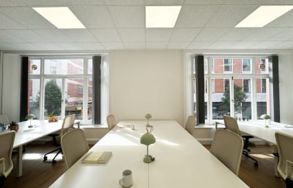 44 Person Managed Office in London | 2,663 sq ft
