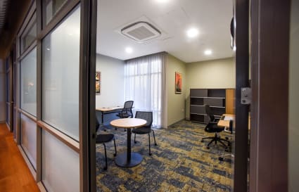 3 Person External Private Office