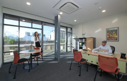3 Person External Private Office