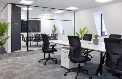 Private Office in Coulsdon for up to 18 People | 1,300 Sq. Ft.