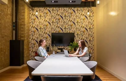 Private Office for up to 8 People | 451 Sq. Ft.
