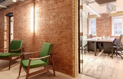 7 Person Private Office in Bromley | 261 Sq. Ft. 