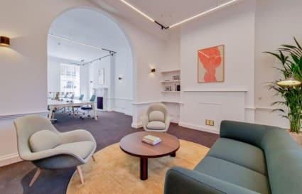 Private Office for up to 6 People with 2 Meeting Rooms| 714 Sq. Ft.
