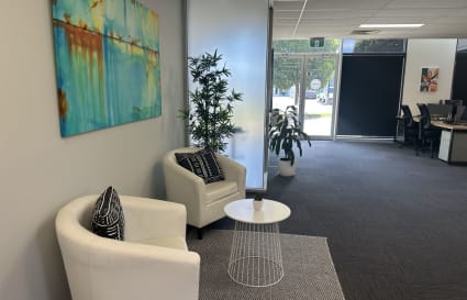 Small office available in Cheltenham (near Southland)