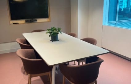 6 Person Private Office in London - Double Aspect