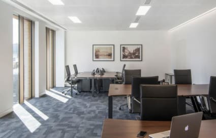 9 Person Private Office in London | 525 Sq. Ft.