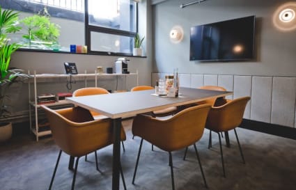 7 Person Private Office in Kirby Street | 290 Sq. Ft.