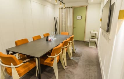32 Person Private Offices | 1,075 Sq. Ft.