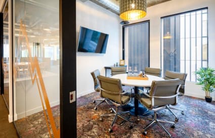 External Private Office for up to 5 People | 173 Sq. Ft.