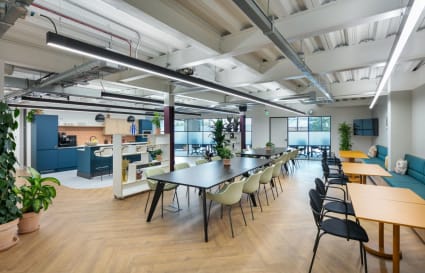 10 Person Private Office in London | 355 Sq. Ft.