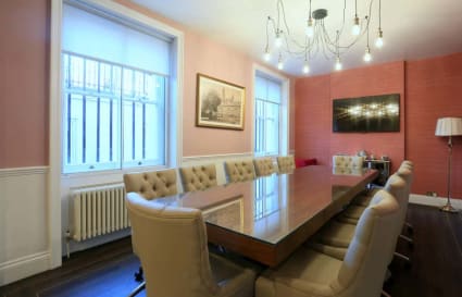 14 Person Private Office in London | 514 Sq. Ft.
