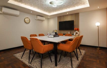 18 Person External Private Office in London | 630 sqft