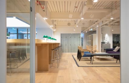 22 Person Managed Office in London | 604 Sq. Ft.