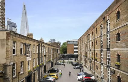 26 Person Private Office in London | 2,095 sq ft