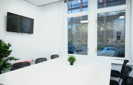 6 Person Private Office | 206 Sq. Ft.