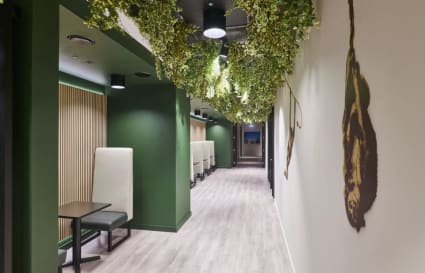 External Private Office for up to 4 People | 150 Sq. Ft.