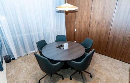 9 Person Private Office in Abbotsford
