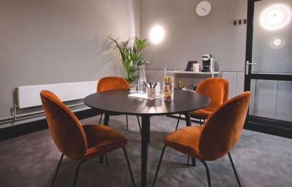 Private Office for up to 10 People | 427 Sq. Ft.