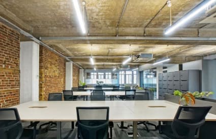 20 Person Managed Office with 2 Meeting Rooms in London | 2,022 Sq. Ft.