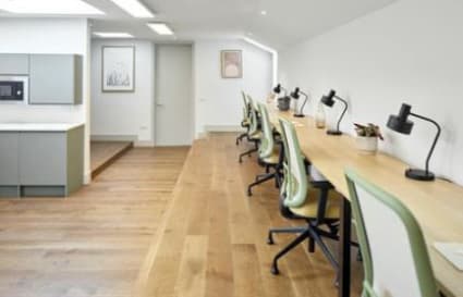11 Person Managed Office with Meeting Room in London | 1,130 Sq. Ft.