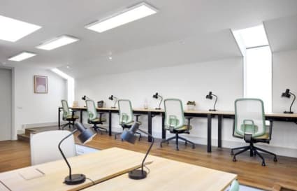 11 Person Managed Office with Meeting Room in London | 1,130 Sq. Ft.