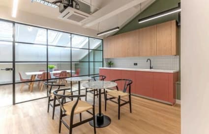 80 Person Managed Office in West Kensington | 4,285 Sq. Ft.