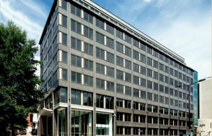28 Person Managed Office in London with 2 Meeting Rooms | 2,928 Sq. Ft.