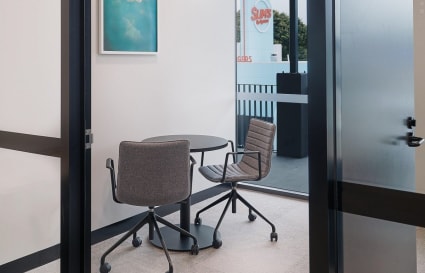 1 Person Internal Office in Slacks Creek