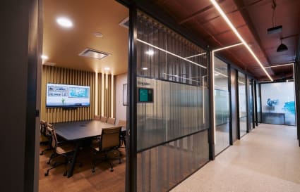3 Person Internal Office in Slacks Creek
